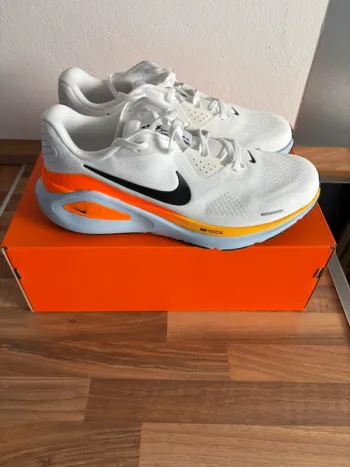 Used Nike Structure 26 Running Shoes