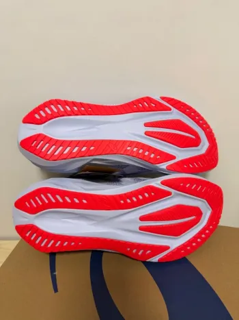 Gebrauchtes Asics Novablast 5 Tokyo bike — Bild 9 von 10