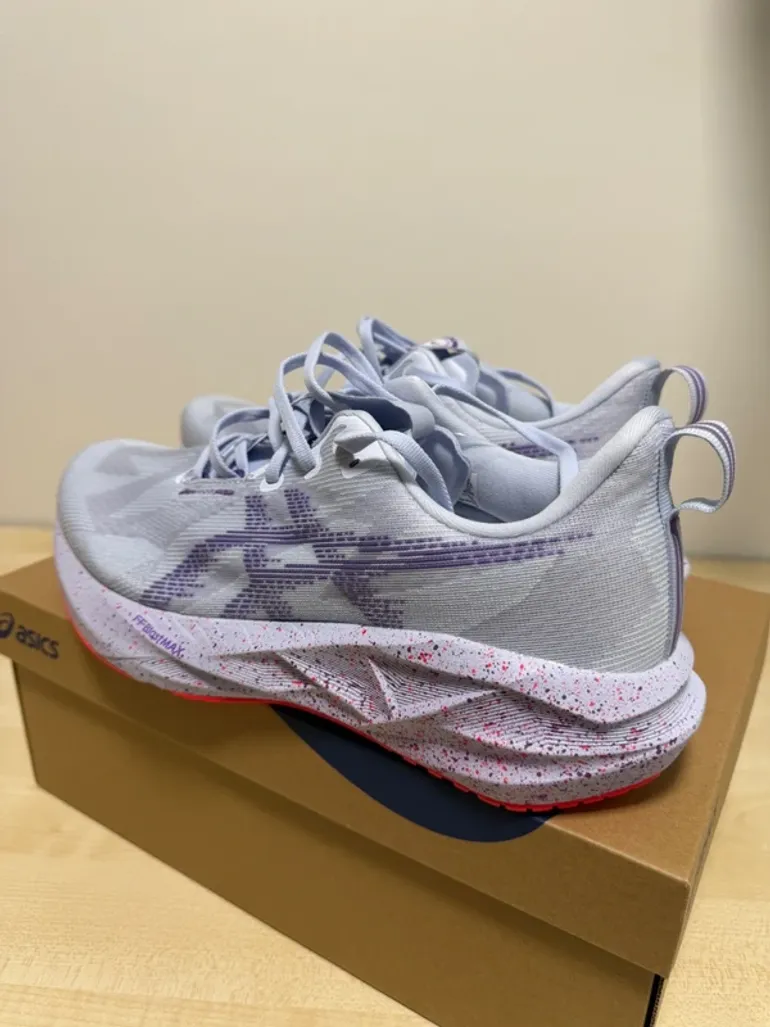 Gebrauchtes Asics Novablast 5 Tokyo bike — Bild 4 von 10