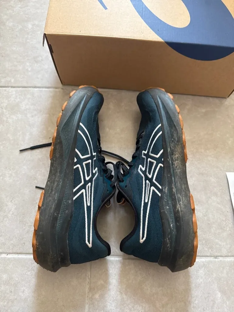Used Asics GT-2000 14 bike — image 3 of 5