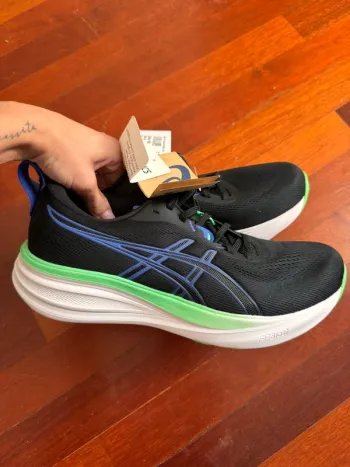 Used Asics Gel Plus 17 Running Shoes