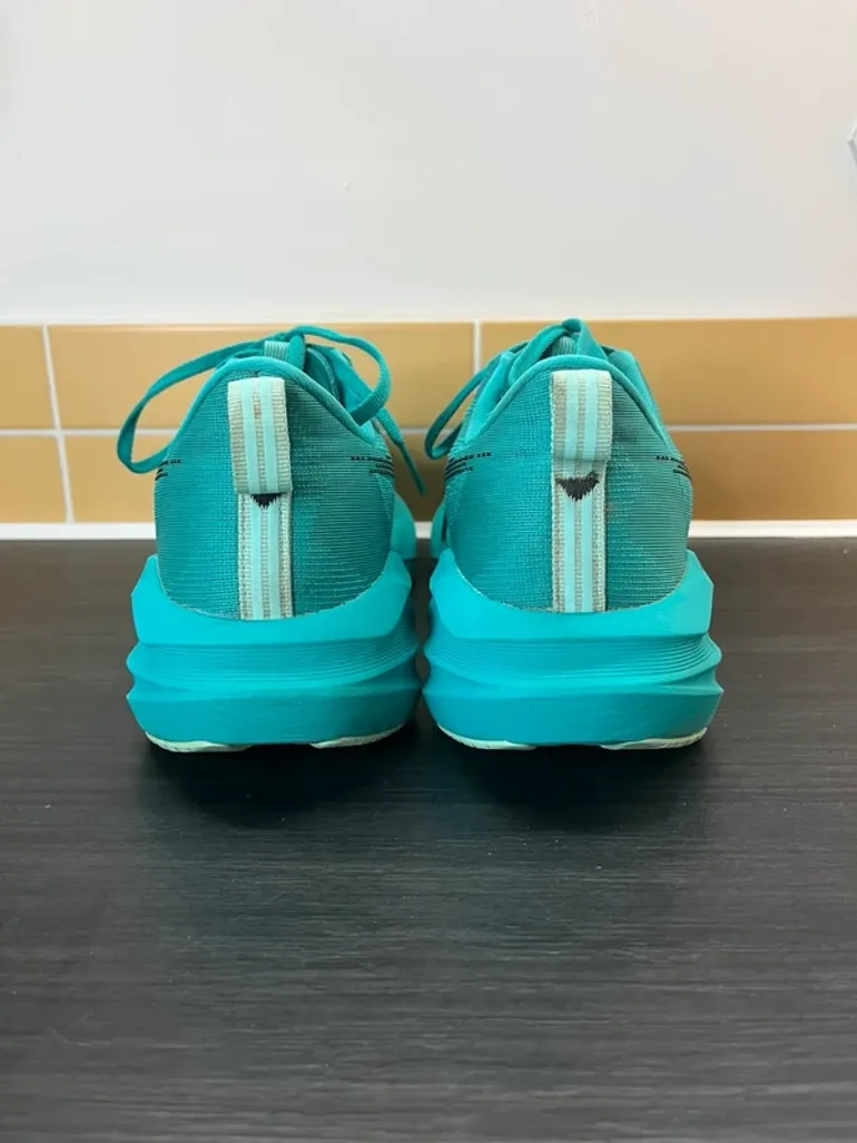 Used Asics Novablast 5 bike — image 11 of 13