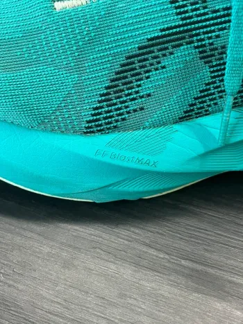 Used Asics Novablast 5 bike — image 13 of 13