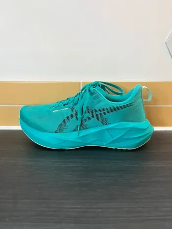 Used Asics Novablast 5 bike — image 9 of 13