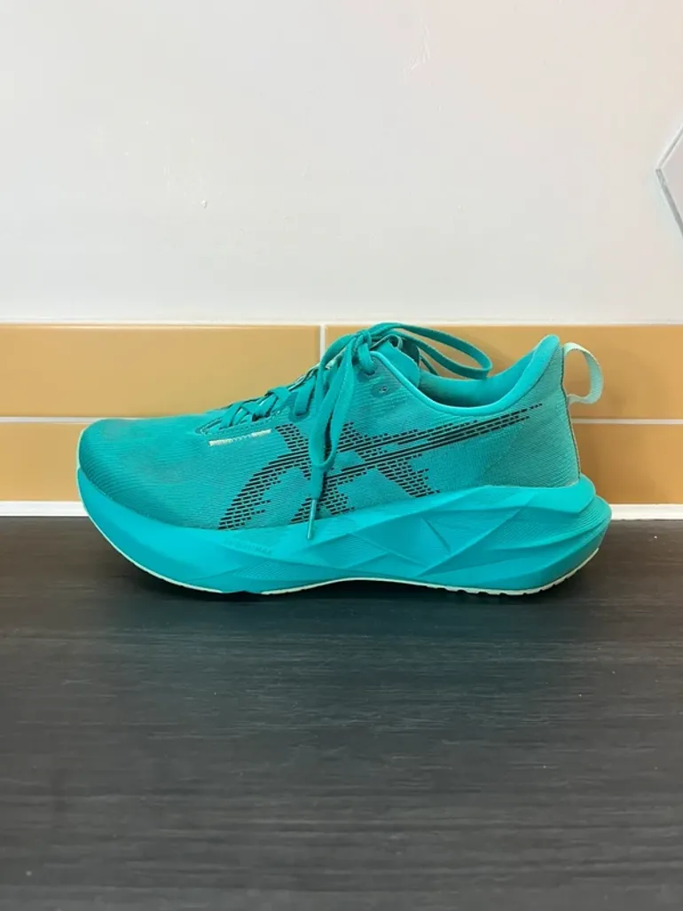 Used Asics Novablast 5 bike — image 9 of 13