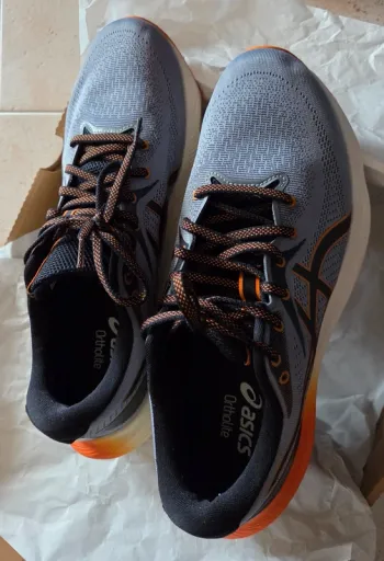 Used Asics Gel-Jadeite 2 Running Shoes