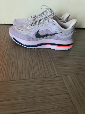 Tweedehands Premium Nike Running Shoes bike — afbeelding 3 van 7