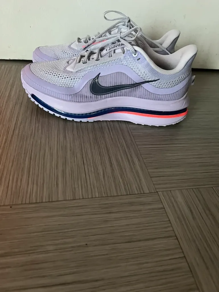 Tweedehands Premium Nike Running Shoes bike — afbeelding 2 van 7