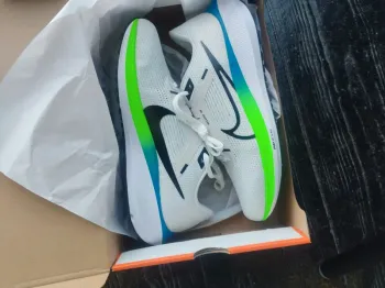 Käytetty Pegasus Air Zoom 40 Running Shoes