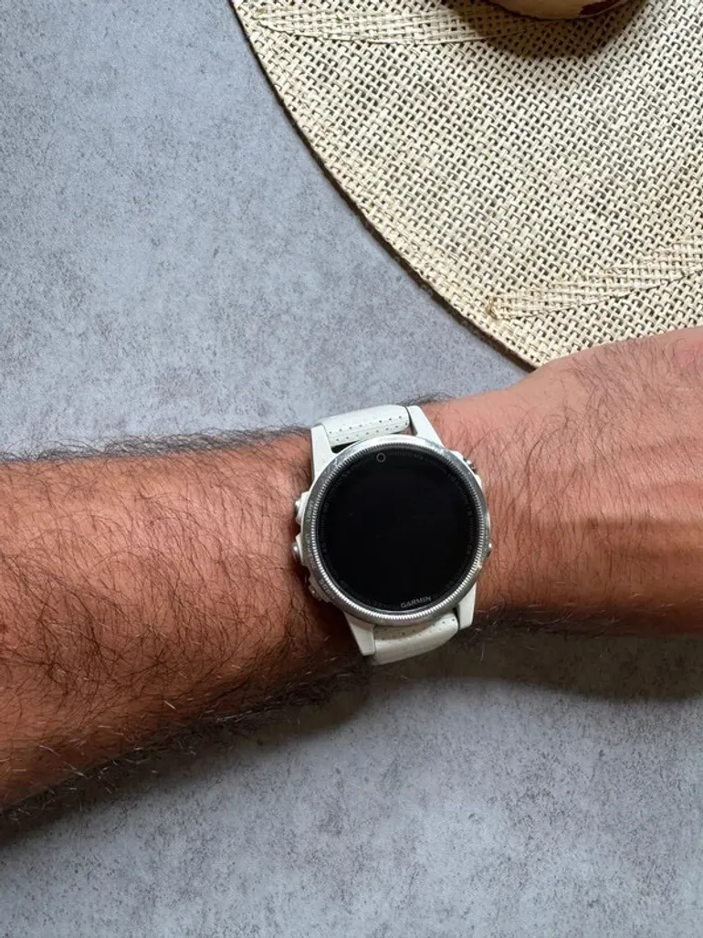 Used Garmin Fénix 5S bike — image 10 of 14