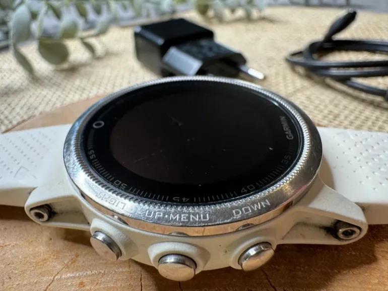 Used Garmin Fénix 5S bike — image 4 of 14