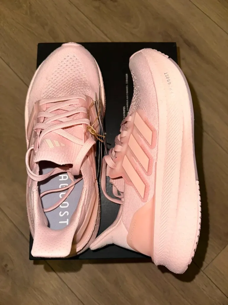 Używany Adidas Ultraboost 5 w bike — zdjęcie 2 z 6