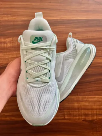 Nike Vomero 18 bike usato — immagine 3 di 8