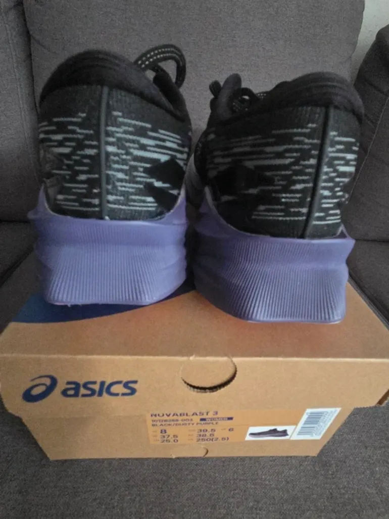Used Asics Novablast 3 bike — image 2 of 4