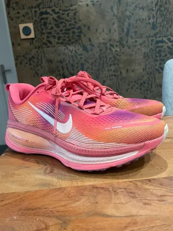 Używany Nike Vomero 18 Running Shoes