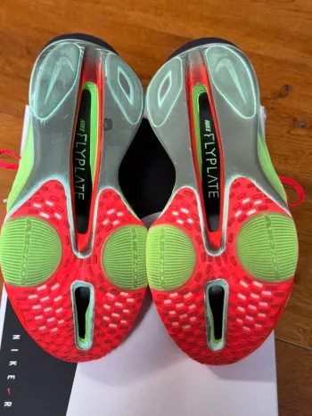 Used Nike Air Zoom Alphafly Next% 3 bike — image 5 of 5