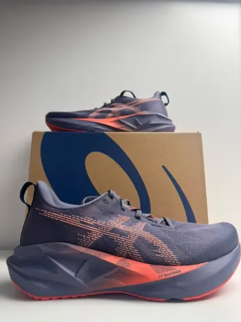 Used Asics Novablast 5 Running Shoes