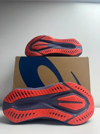 Asics Novablast 5 bike de segunda mano — imagen 2 de 3