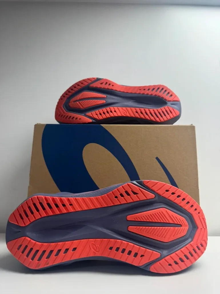 Asics Novablast 5 bike de segunda mano — imagen 2 de 3
