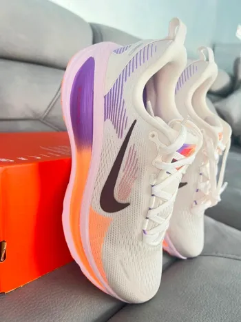 Tweedehands Nike Vomero 18 bike — afbeelding 2 van 11