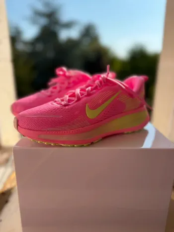 Brugt Rose Vomero Running Shoes