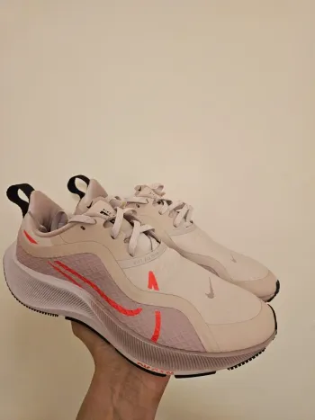 Gebrauchtes Pegasus Air Zoom 37 Shield Running Shoes