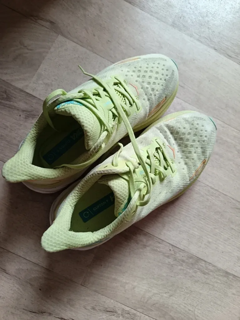 Tweedehands Hoka Clifton 9 bike — afbeelding 2 van 4