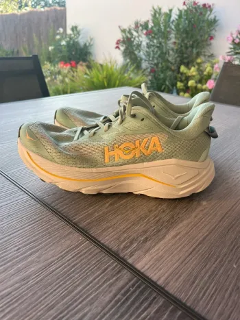 Tweedehands Hoka Challenger 8 bike — afbeelding 2 van 12