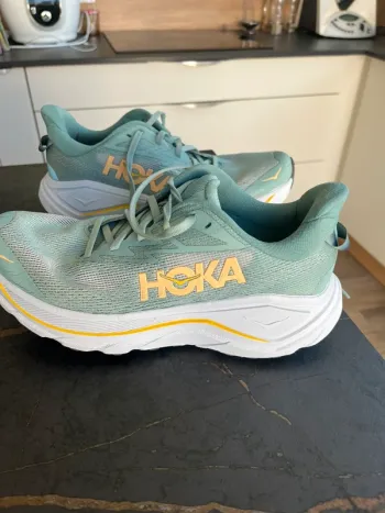 Tweedehands Hoka Challenger 8 bike — afbeelding 7 van 12