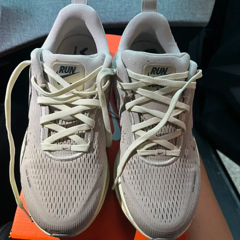 Tweedehands Nike Air Zoom Vomero bike — afbeelding 4 van 14