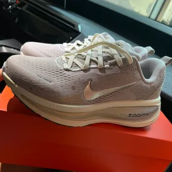 Tweedehands Nike Air Zoom Vomero bike — afbeelding 6 van 14