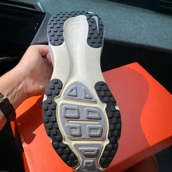 Tweedehands Nike Air Zoom Vomero bike — afbeelding 12 van 14