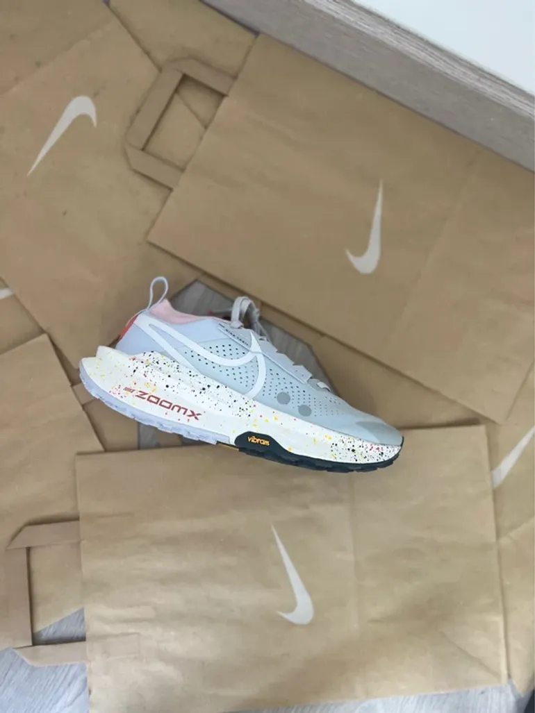 100% ZoomX Zegama Trail 2 bike d'occasion — image 6 sur 6