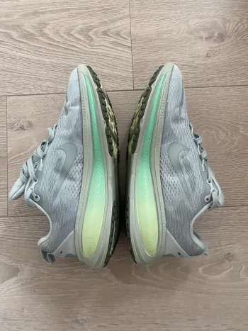 Tweedehands Nike Vomero 18 bike — afbeelding 3 van 8