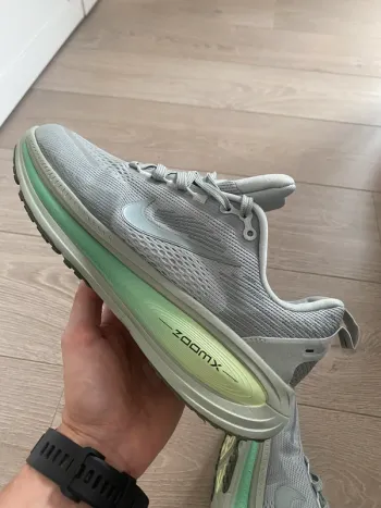 Tweedehands Nike Vomero 18 bike — afbeelding 5 van 8