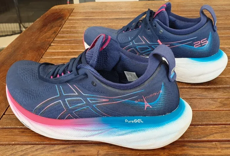 Used Asics Gel-Nimbus 25 Paris bike — image 7 of 15