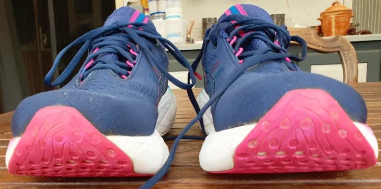 Used Asics Gel-Nimbus 25 Paris bike — image 14 of 15