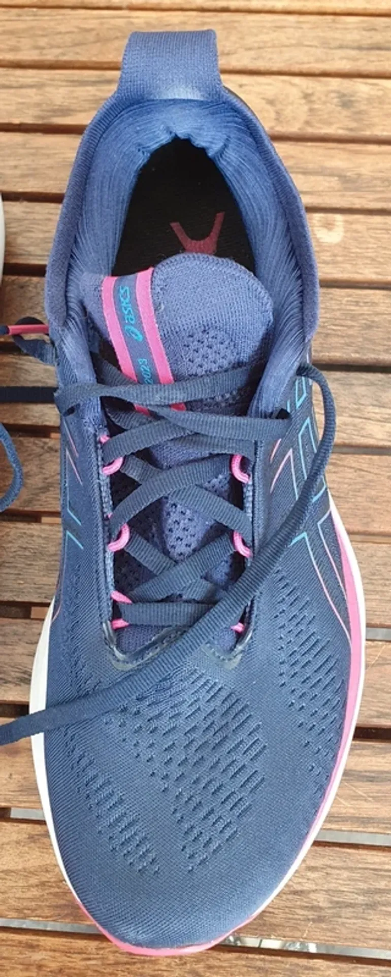 Used Asics Gel-Nimbus 25 Paris bike — image 13 of 15