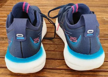 Used Asics Gel-Nimbus 25 Paris bike — image 8 of 15