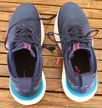 Used Asics Gel-Nimbus 25 Paris bike — image 9 of 15