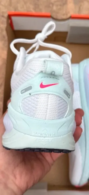 Nike Vomero 18 bike d'occasion — image 2 sur 6
