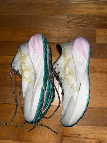 Tweedehands Asics Novablast 5 TR Running Shoes