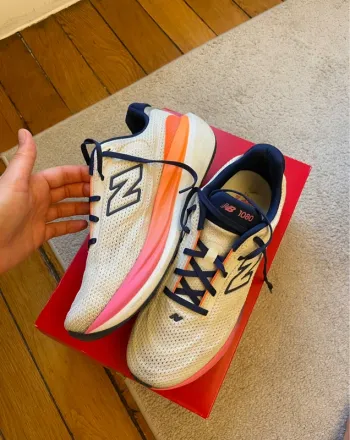 Used New Balance 1080 V15 bike — image 2 of 6