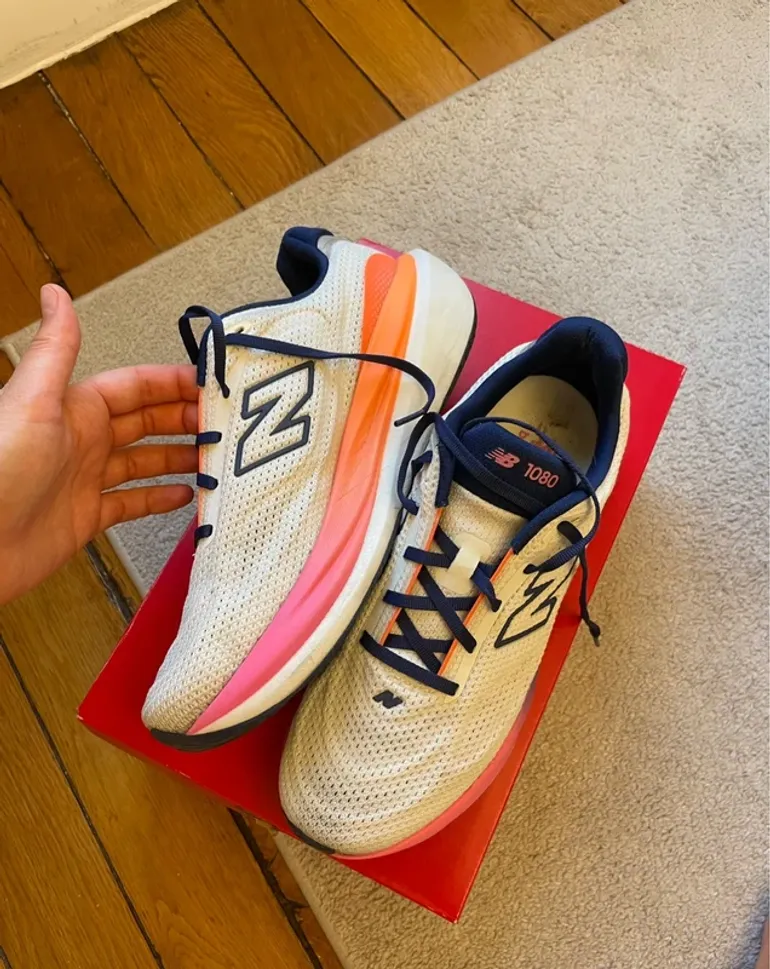 Used New Balance 1080 V15 bike — image 2 of 6
