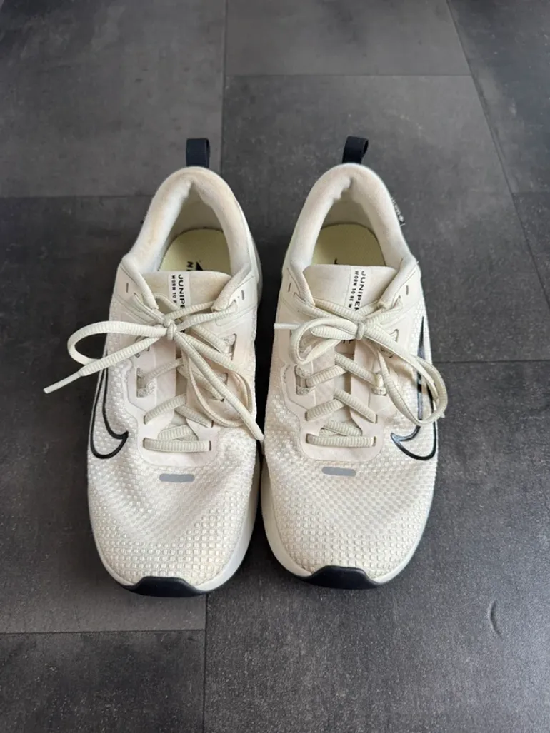 Used Nike Juniper Trail Gore-Tex bike — image 2 of 9