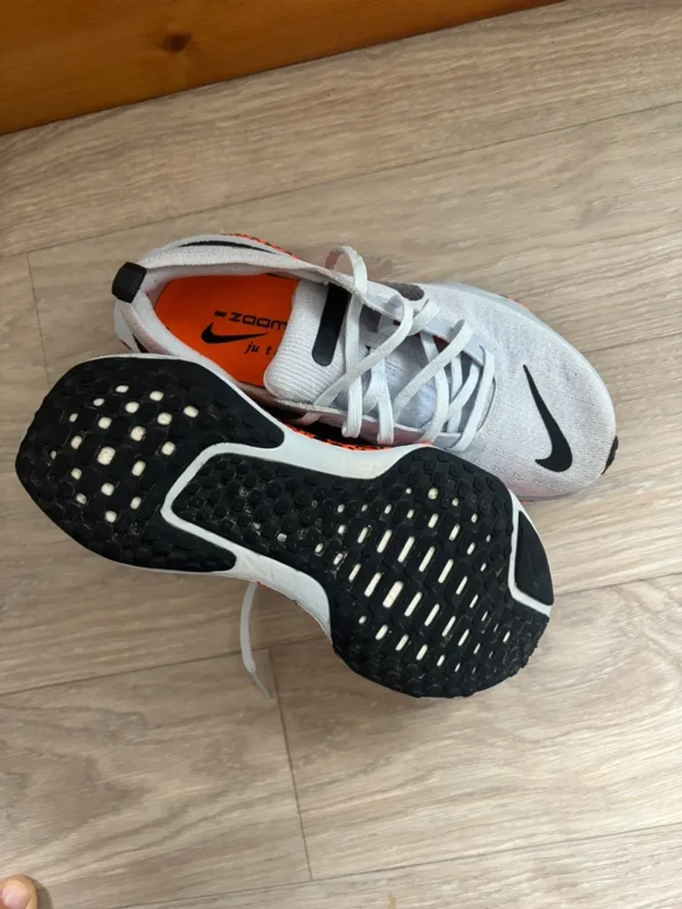 Gebrauchtes Nike Invincible Run 3 bike — Bild 4 von 8