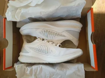 Used White Downshifter 10 Running Shoes