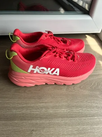 Used Rose Rincon 3 Running Shoes