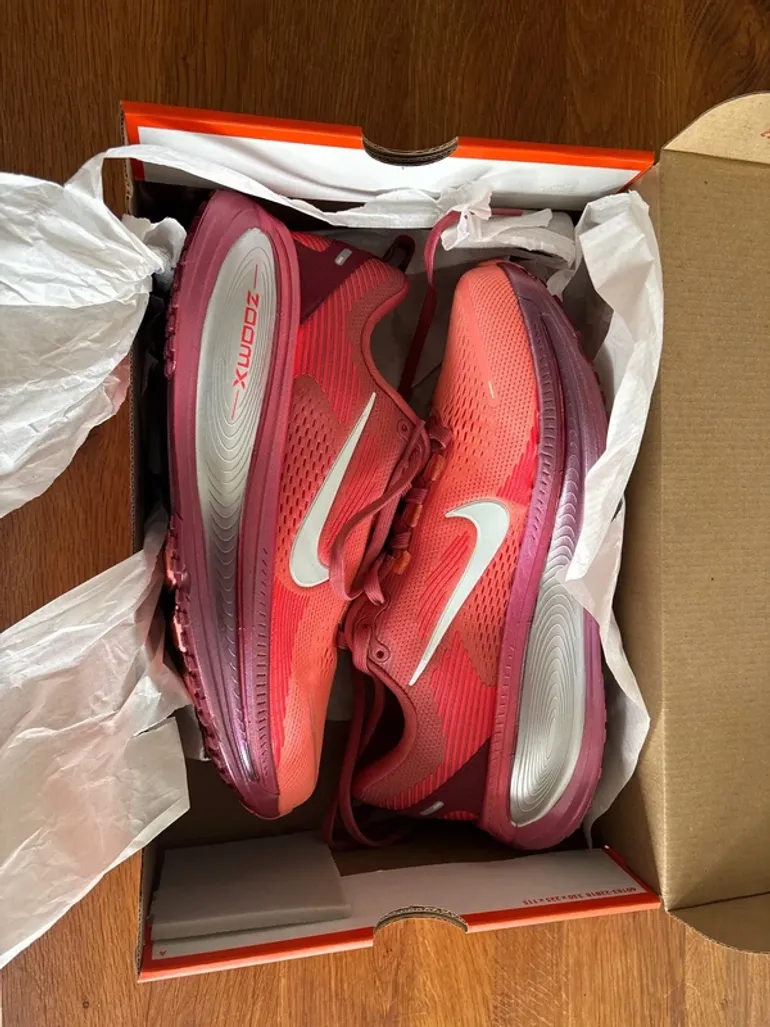 Used Nike Vomero 18 bike — image 2 of 9