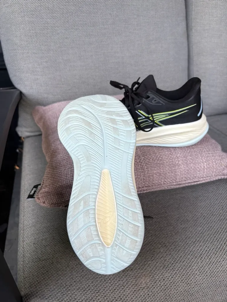 Used Asics Gel-Cumulus 26 bike — image 2 of 4